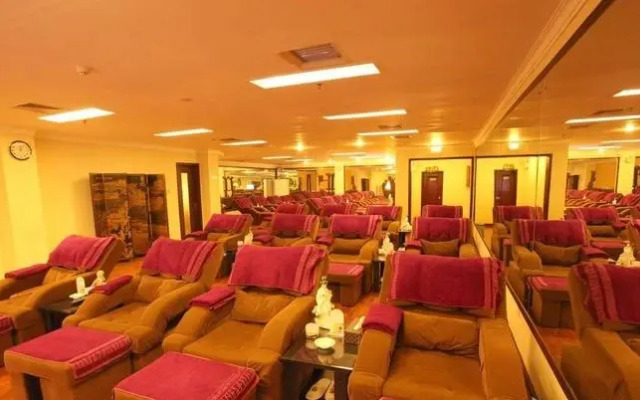 Lake View Garden Hotel