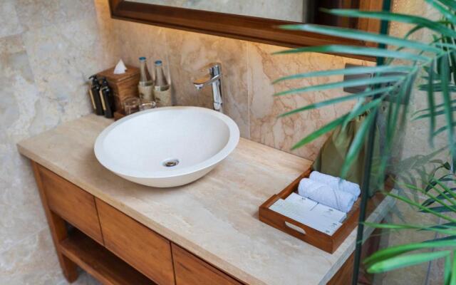Adiwana Unagi Suites Hotel