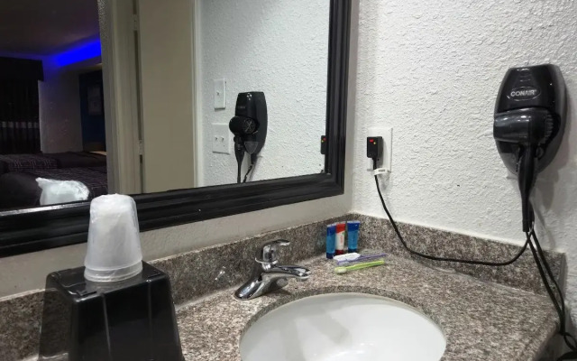 Express Inn Tomball