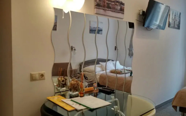 Happy Holiday Lux Apartments