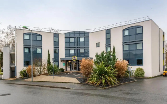 B&B HOTEL Cholet Sud