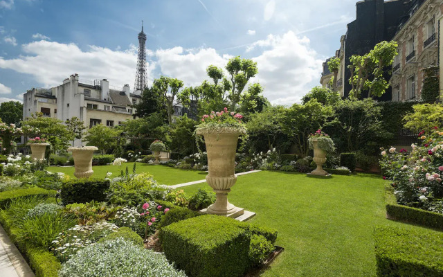 Отель Shangri-La Paris