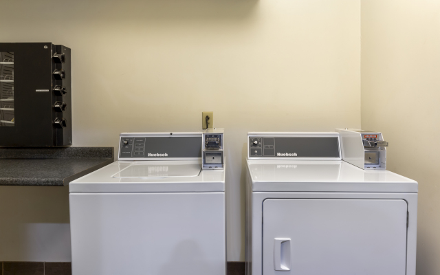 Best Western Plus South Hill Inn