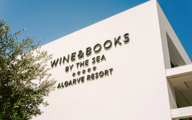 Wine & Books by the Sea, Algarve Resort