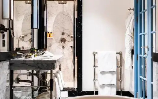 Hôtel de Berri Champs-Élysées, a Luxury Collection Hotel