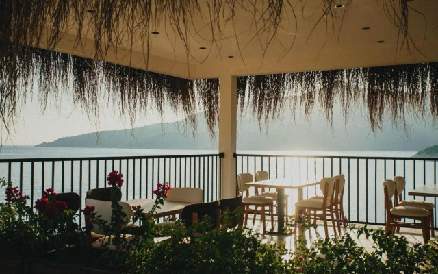 Lures Hotel