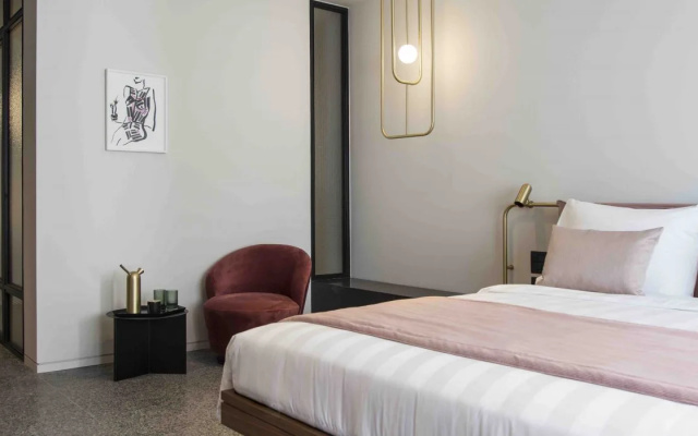 Perianth Double Suite (full double bed)