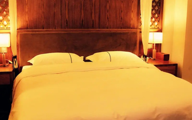 Zhengzhou Qianna Hotel