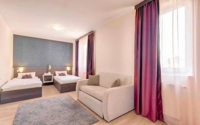 Triple M Hotel