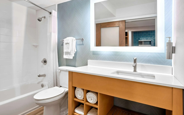 Hilton Garden Inn LAX Los Angeles Airport Hotel