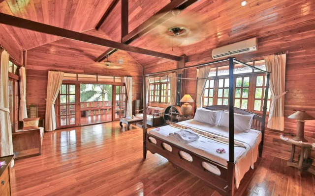 Paradise Island Estate