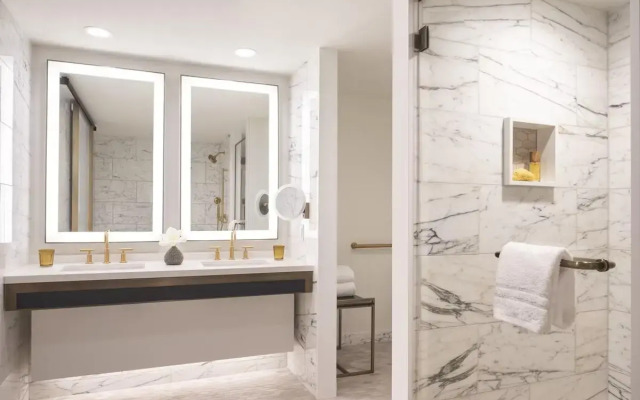 Four Seasons Houston Hotel