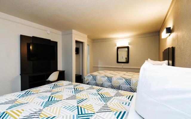 Motel 6 Baytown, TX - Garth Rd