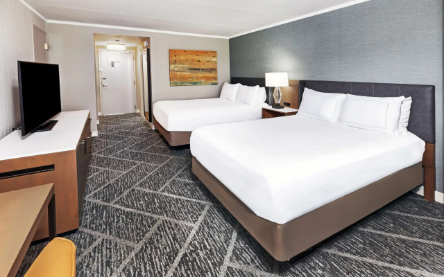 DoubleTree by Hilton Tulsa - Warren Place