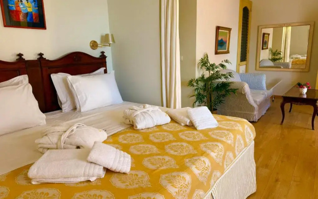 Great Greece Le Convivial Suites