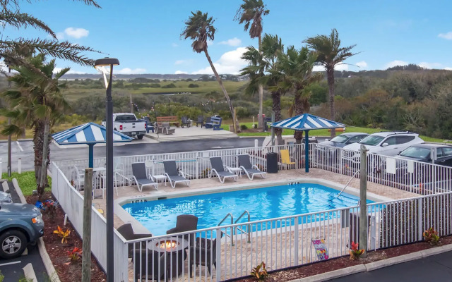 Ocean Sands Beach Boutique Inn - 1 Acre Private Beach