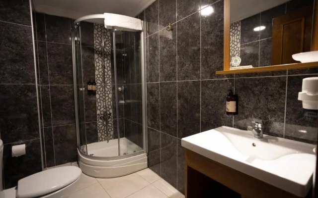 Tashkonak Studio Suites