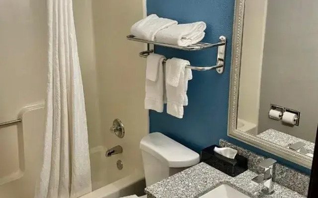 American Inn Cedar Rapids South