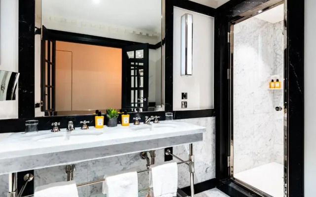 Hôtel de Berri Champs-Élysées, a Luxury Collection Hotel