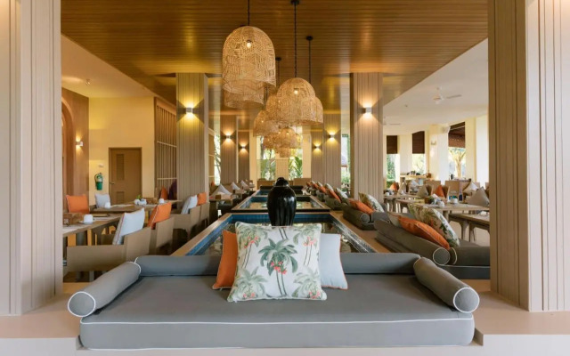 Apsara Beachfront Resort Hotel and Villa 