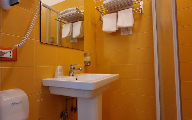 Green Class Hotel Astoria