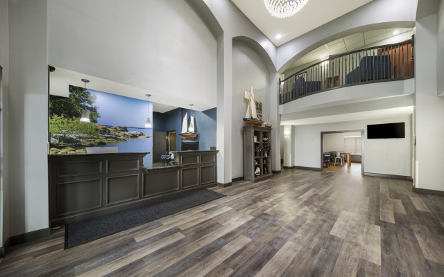 Best Western Plus Lake Dallas Inn & Suites