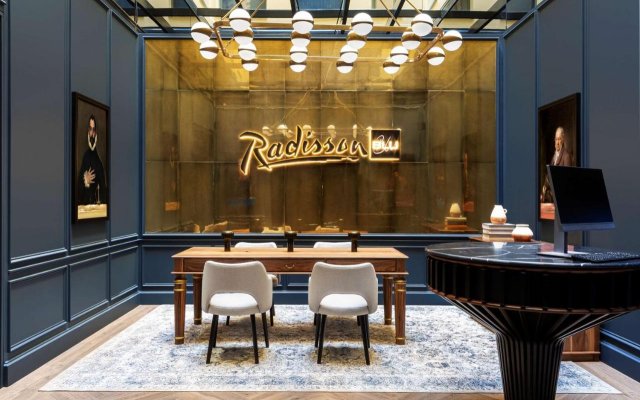 Отель Radisson Blu, Madrid Prado