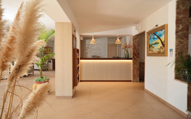 Hotel Playa Mondrago