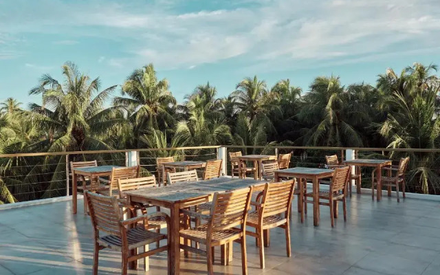 Bliss Dhigurah Hotel