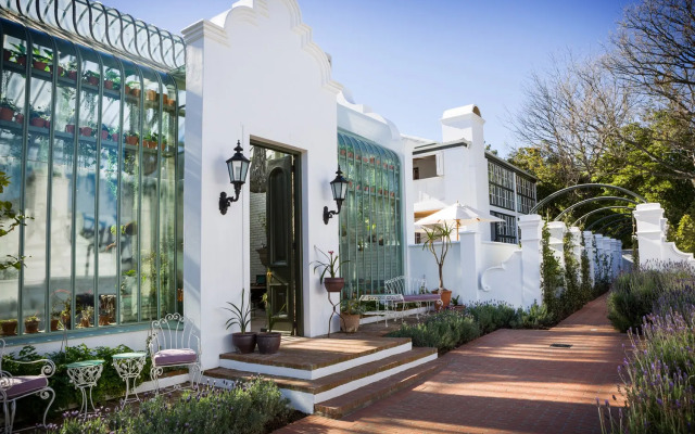 Akademie Street Boutique Hotel