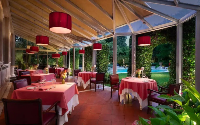 Sina Villa Medici, Autograph Collection