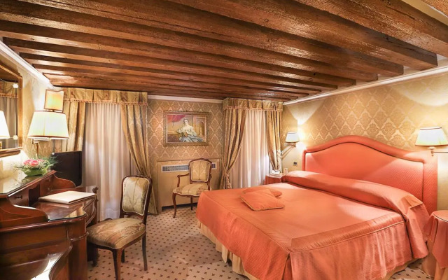 Colombina Hotel