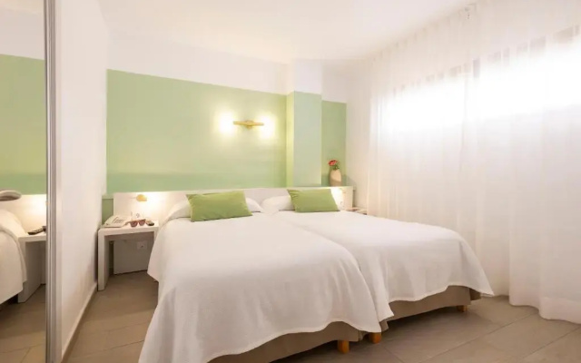 Flor Los Almendros Hotel & Apartamentos
