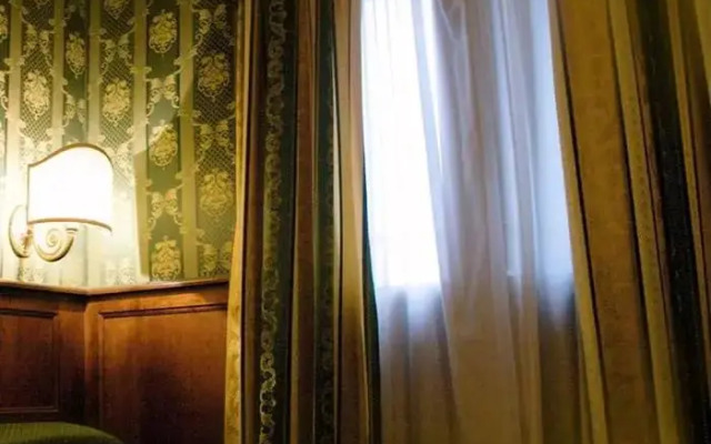 Lux Hotel