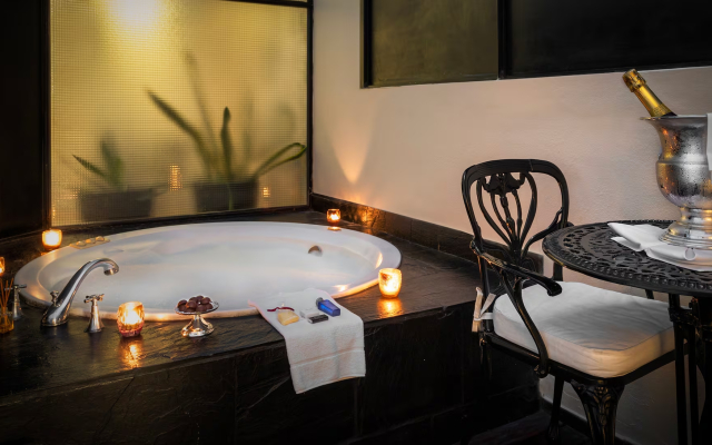 Melia Recoleta Plaza