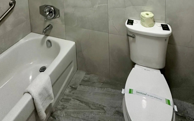 Town Centre Inn - Parry Sound Hotel