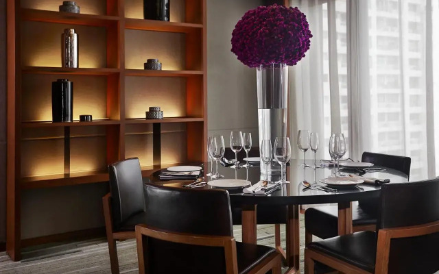 Hansar Bangkok Hotel