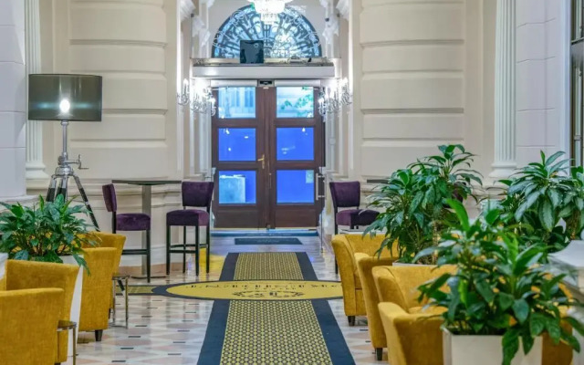 Hotel President