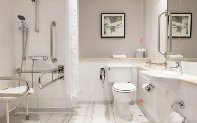 Doubletree By Hilton Edinburgh Airport