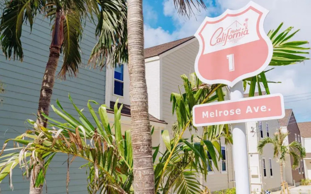 Hotel California Miyakojima Resort