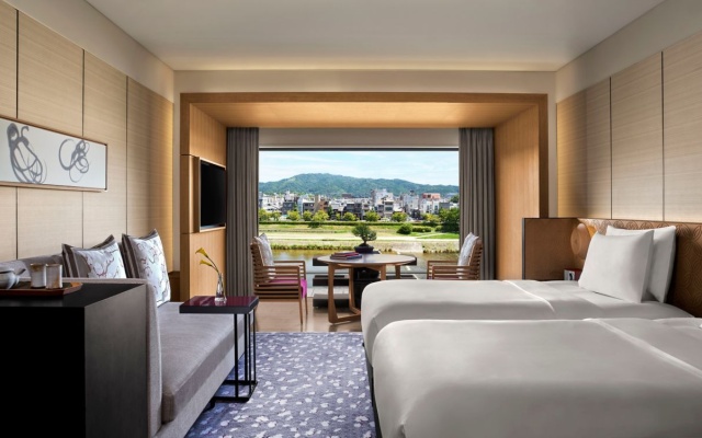 Grand Deluxe Kamogawa Larger Double room with river view (풀 더블 침대) 사진 2
