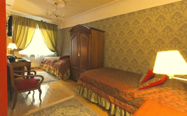 Allegro Hotel