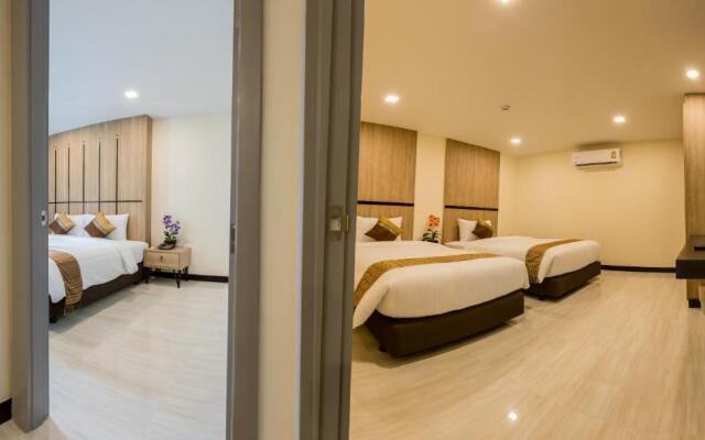 Crystal Palace Luxury Hotel
