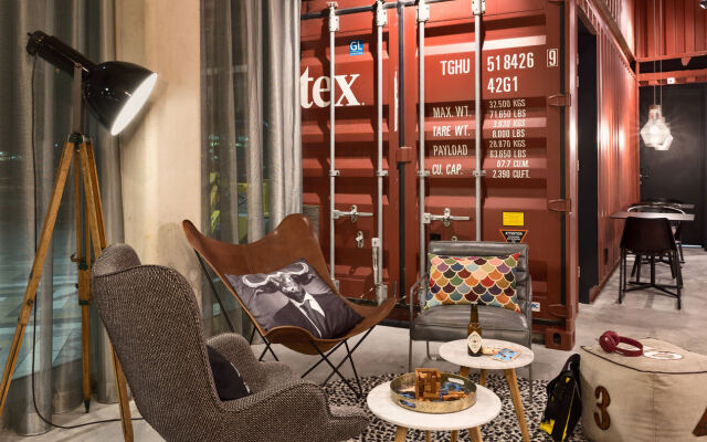 Moxy Amsterdam Houthavens