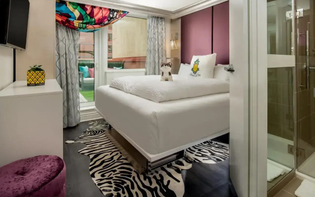 Staypineapple, An Artful Hotel, Midtown