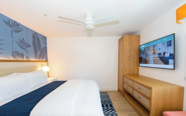 Sunshine Suites Resort