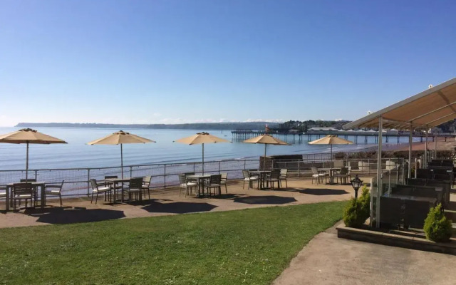 Redcliffe Hotel