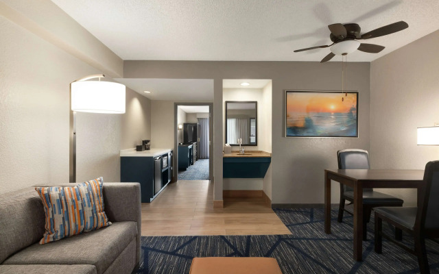 Embassy Suites by Hilton Miami International Airport