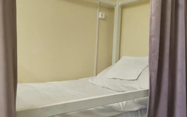 VIP Hostel K8