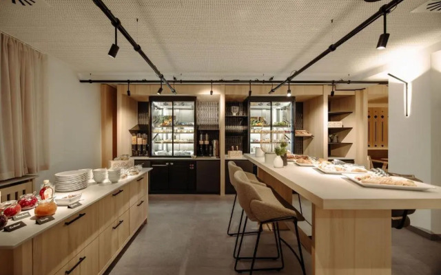 Dips&Drops – SUPERIOR HOTEL · SPORTS · SPA · RESTAURANTS